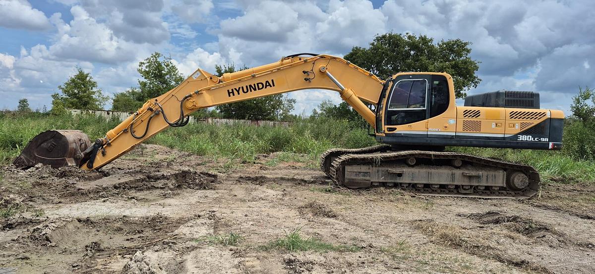 Used 2013 HYUNDAI R380LC-9A