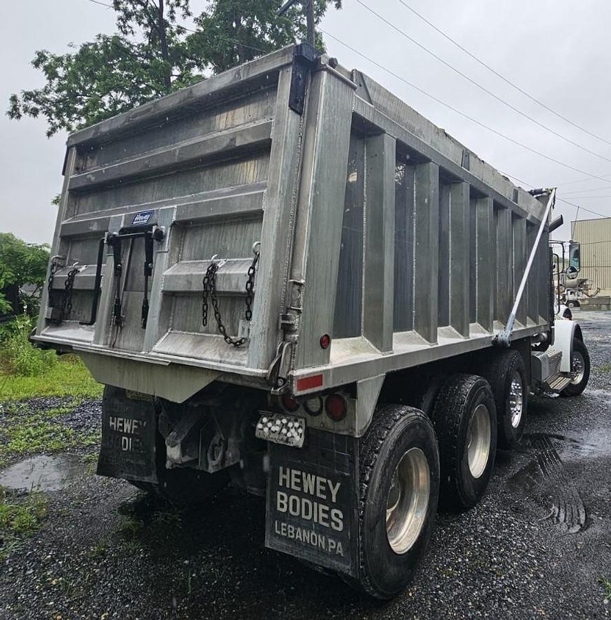 Used 2018 PETERBILT 365