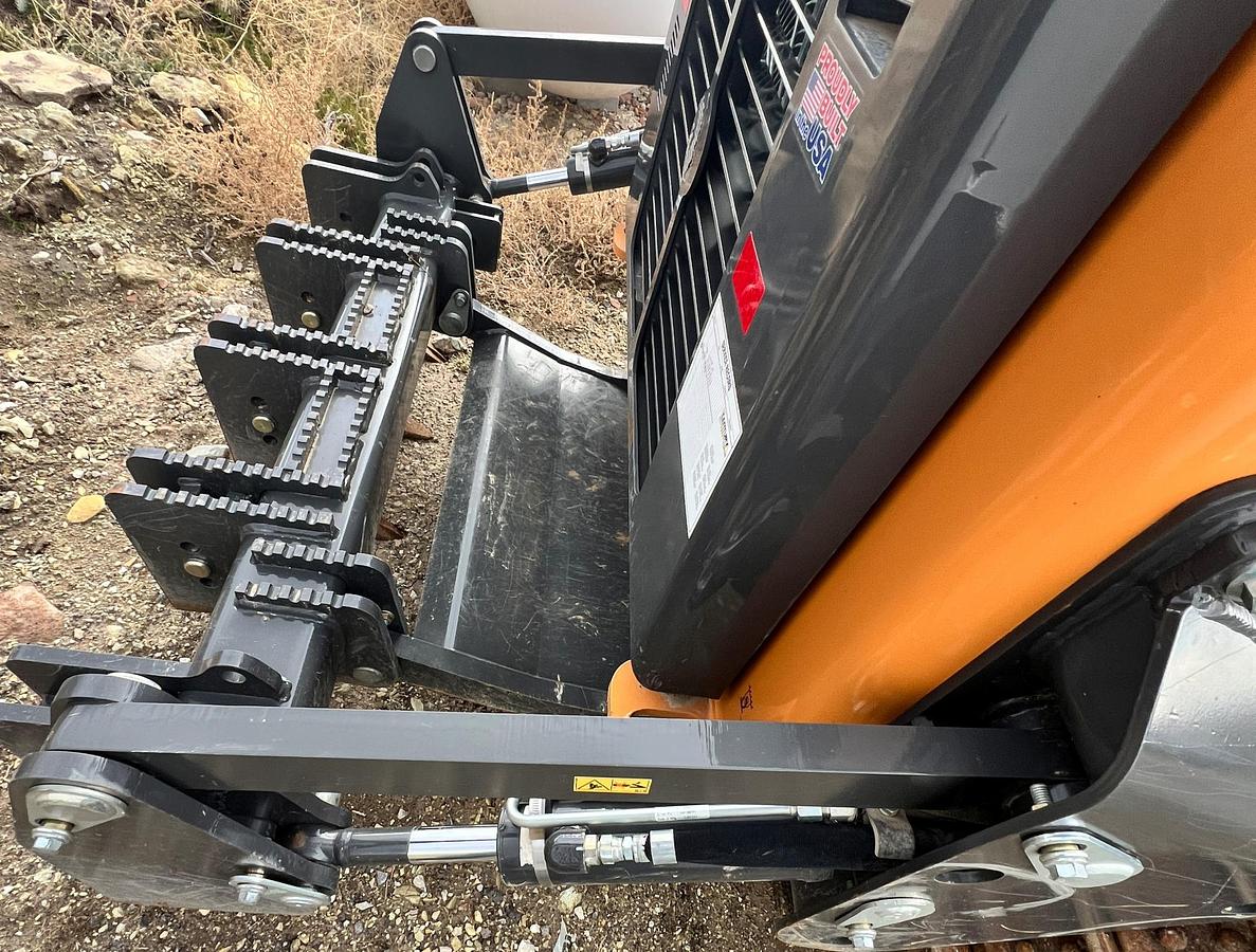 Used 2023 CASE dl550