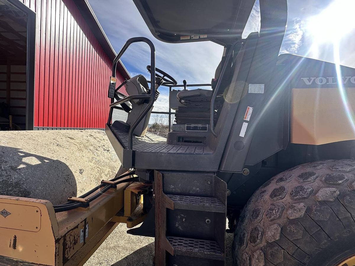 Used 2013 VOLVO SD115