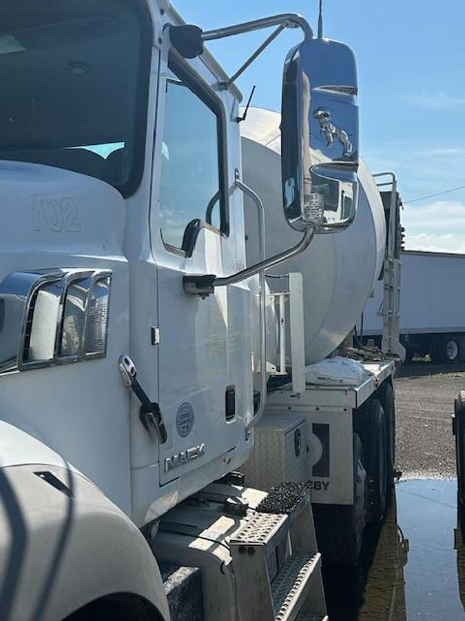 Used 2016 MACK GU700