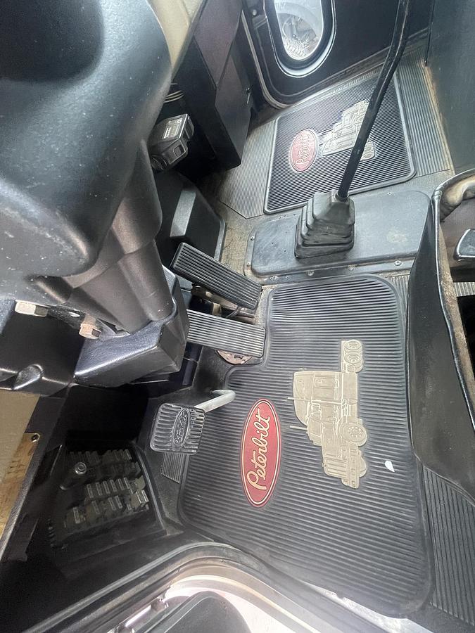 Used 1998 PETERBILT 330