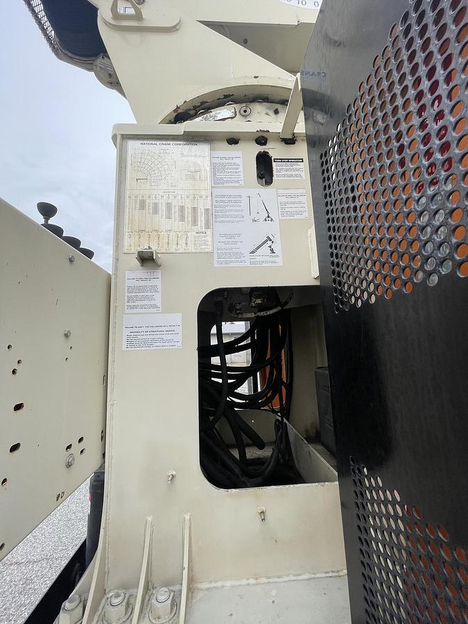 Used 2008 PETERBILT 365 Crane