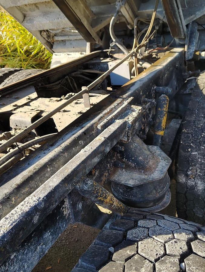 Used 1999 FREIGHTLINER 5-Axle