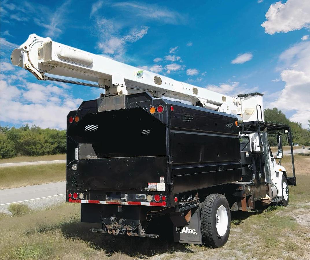 Used 2011 INTERNATIONAL 4300 Chipper Dump