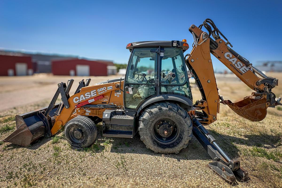 Used 2017 CASE 580 Super N