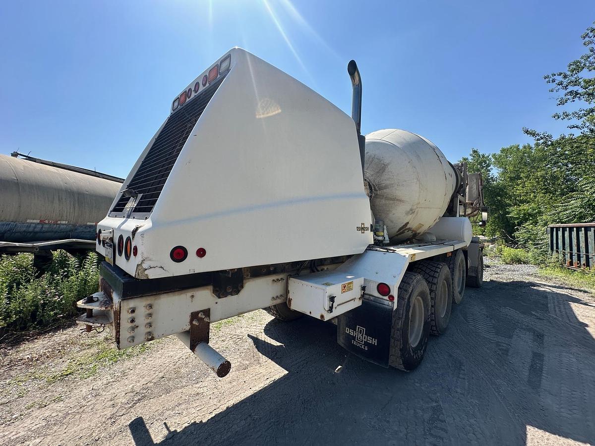 Used 2008 OSHKOSH Front Discharge Mixer