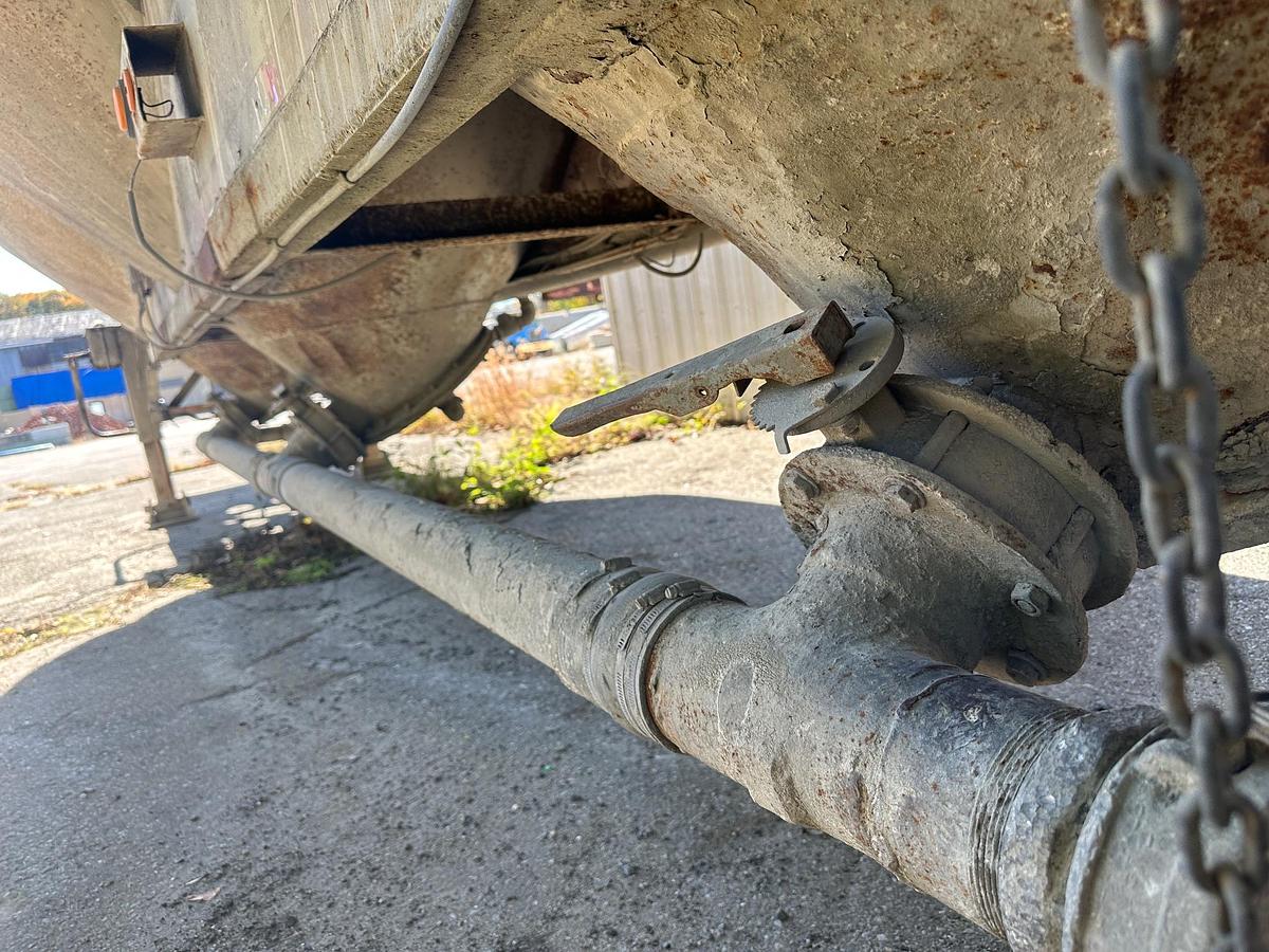 Used 1972 FRUEHAUF Bulk Trailer