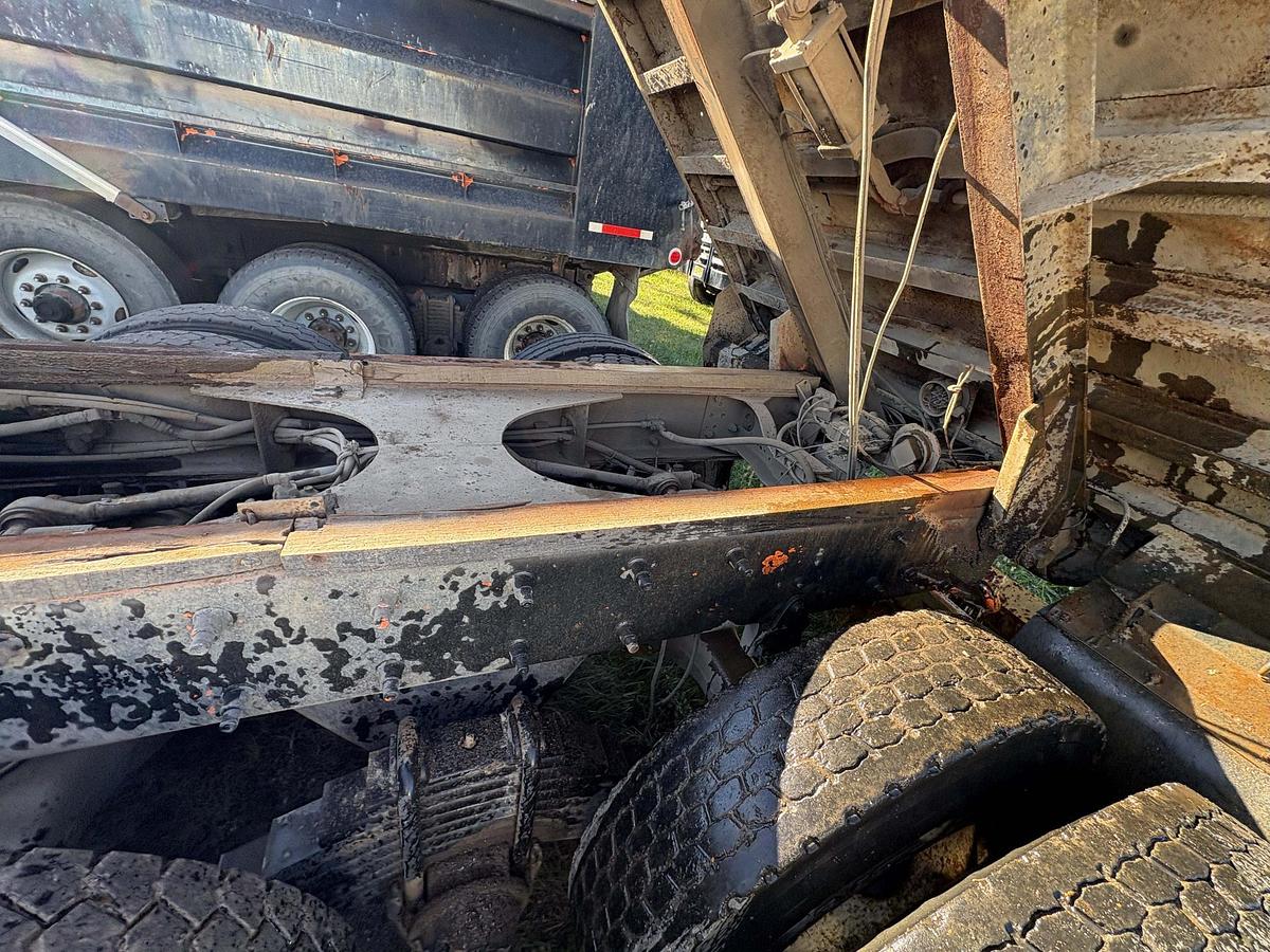 Used 2001 MACK DM688S