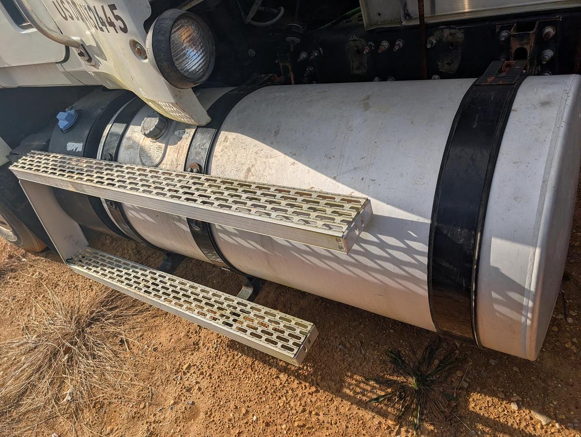 Used 2013 MACK CHU613