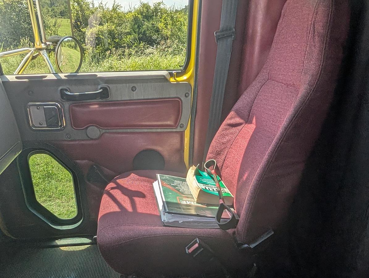 Used 2004 WESTERN STAR 4900