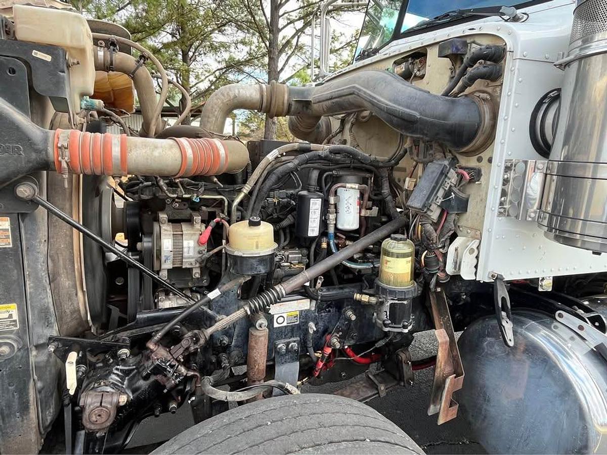 Used 2013 PETERBILT 388