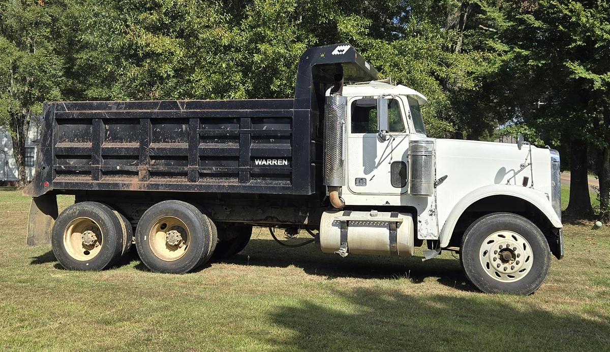 Used 2005 FREIGHTLINER FLD 120