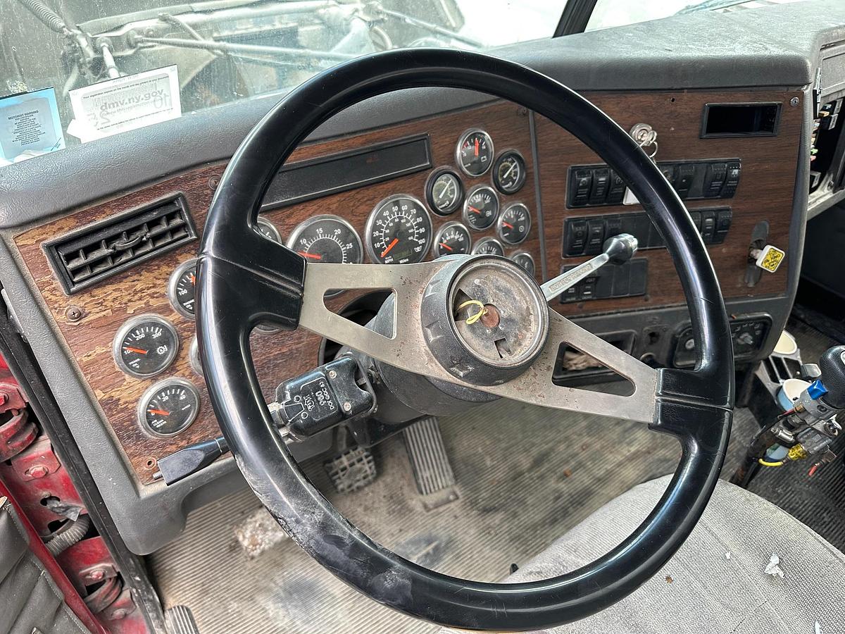 Used 2005 WESTERN STAR Rear Mixer