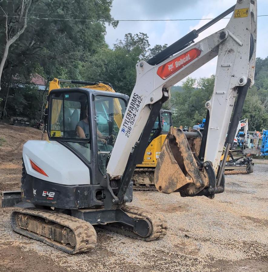 Used 2023 BOBCAT E 42 R2