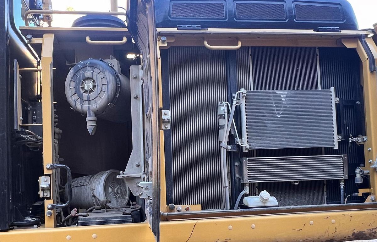 Used 2016 CATERPILLAR 336F L