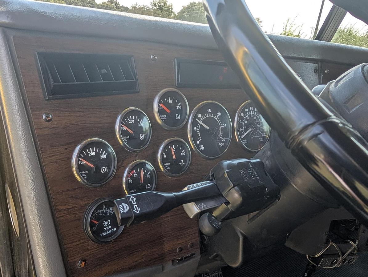 Used 2004 WESTERN STAR 4900