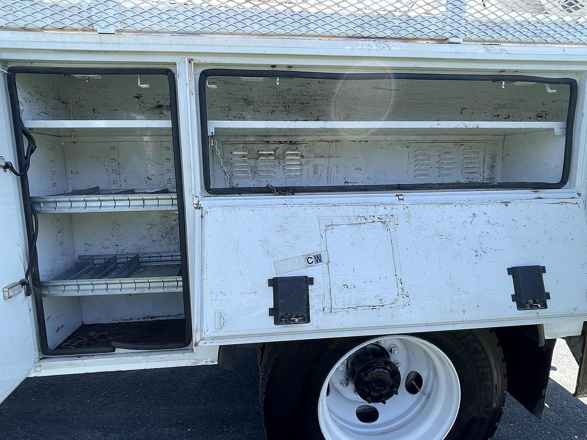 Used 2013 INTERNATIONAL 4300 Utility Bucket