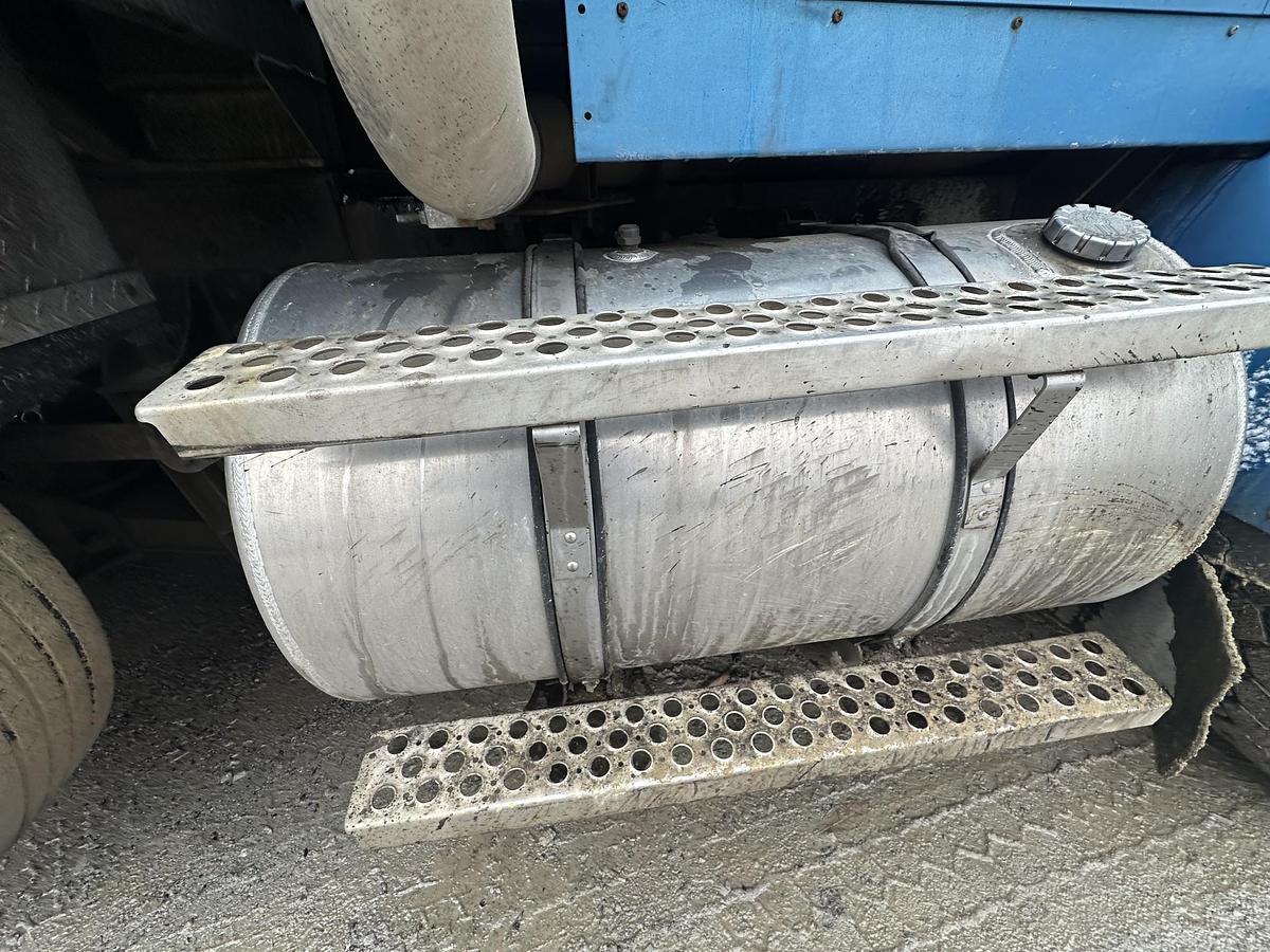 Used 2002 KENWORTH T800