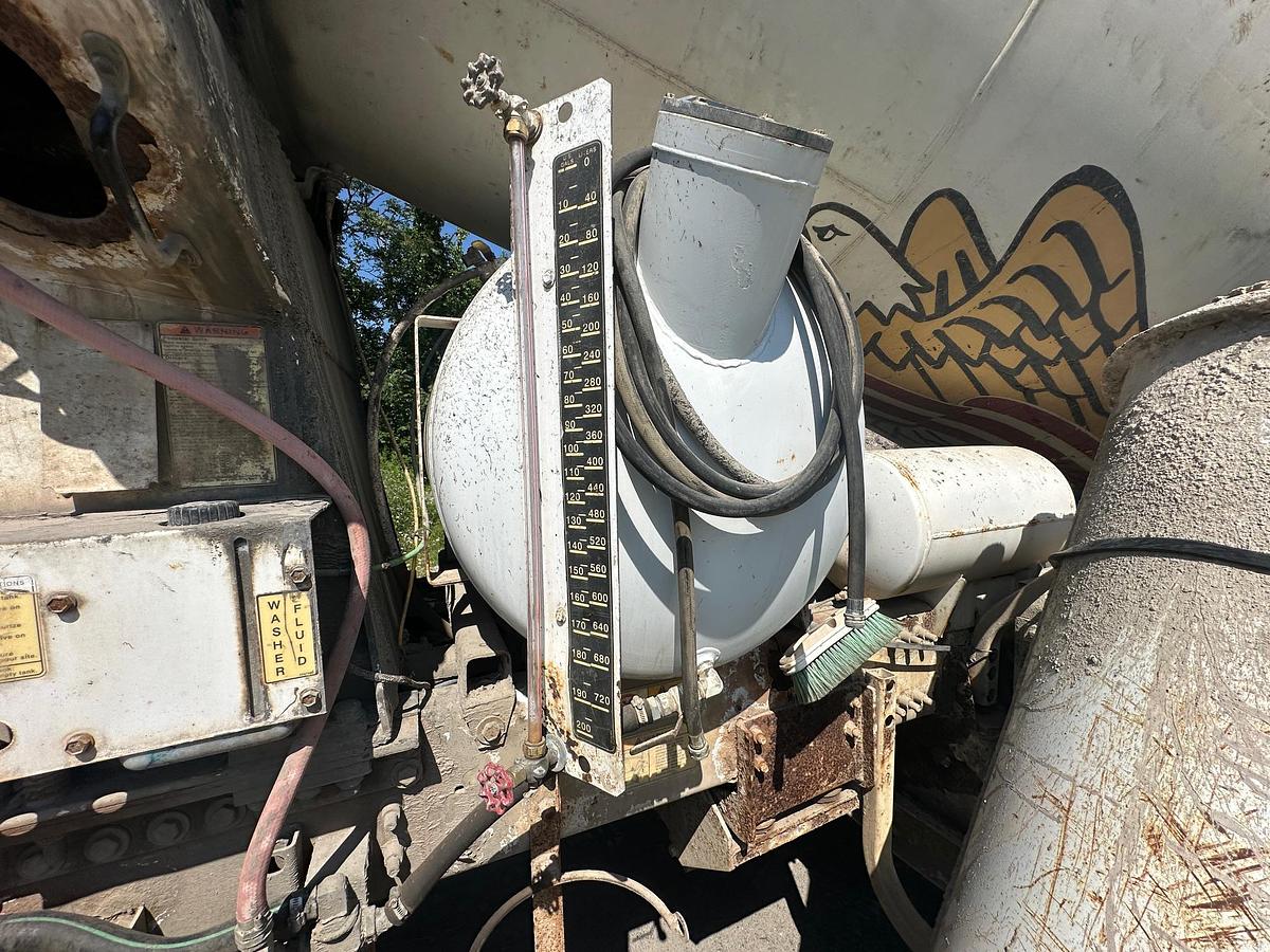 Used 2008 OSHKOSH Front Discharge Mixer