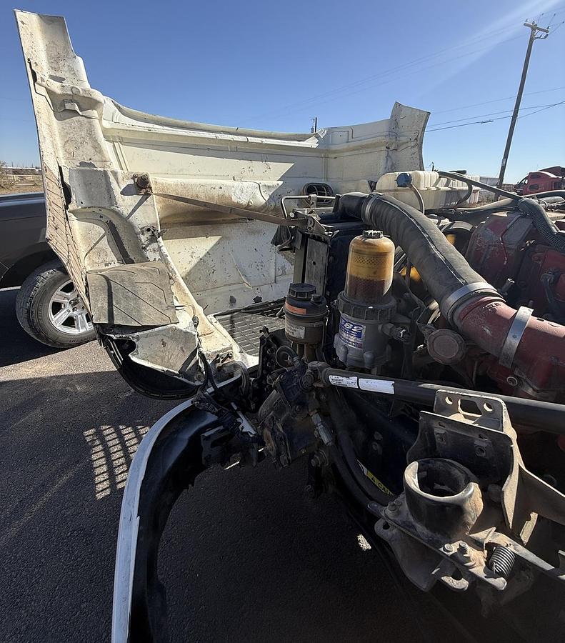 Used 2005 VOLVO VNL 64T670