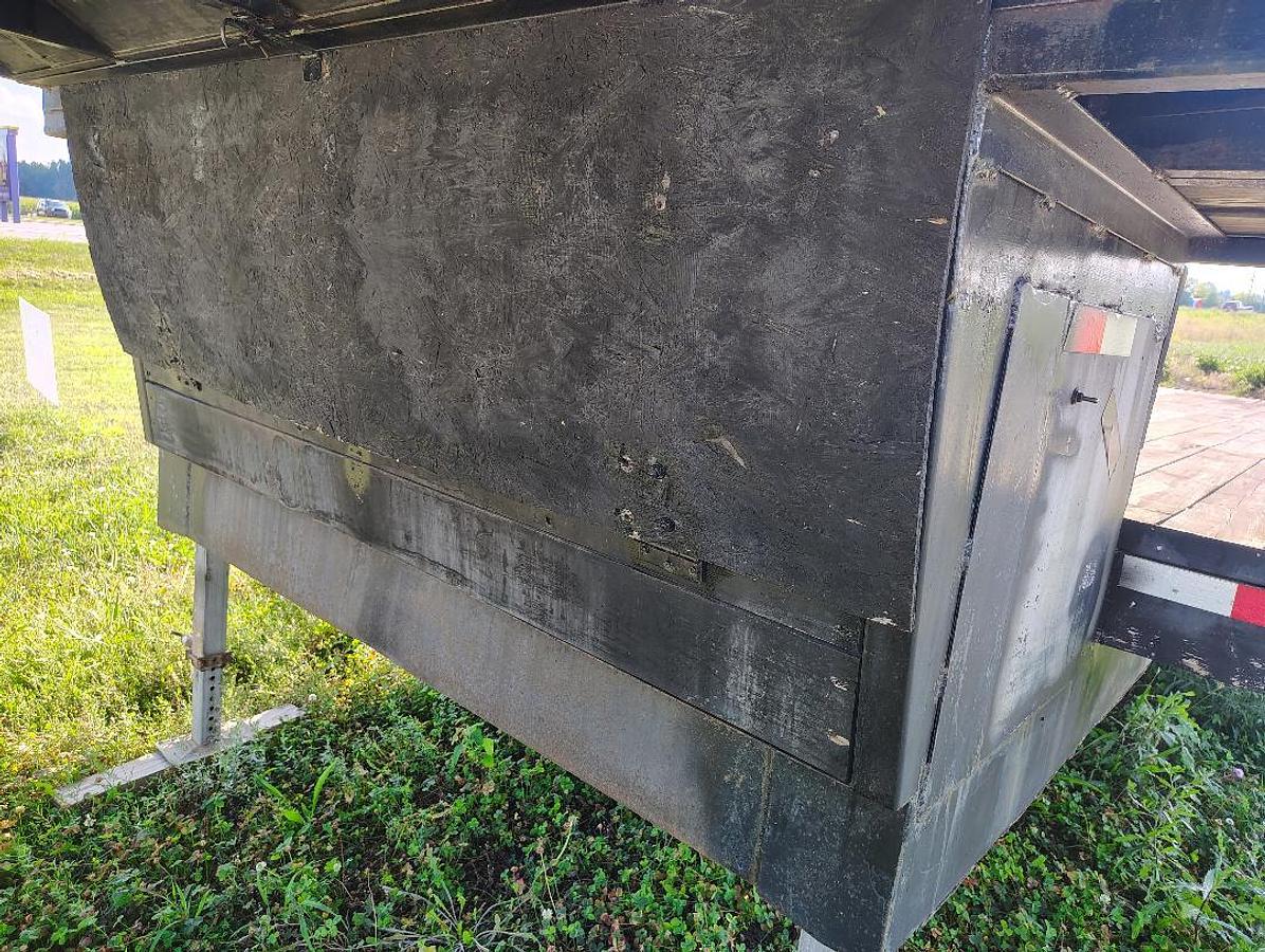 Used 2004 CUSTOM BUILT 33 foot