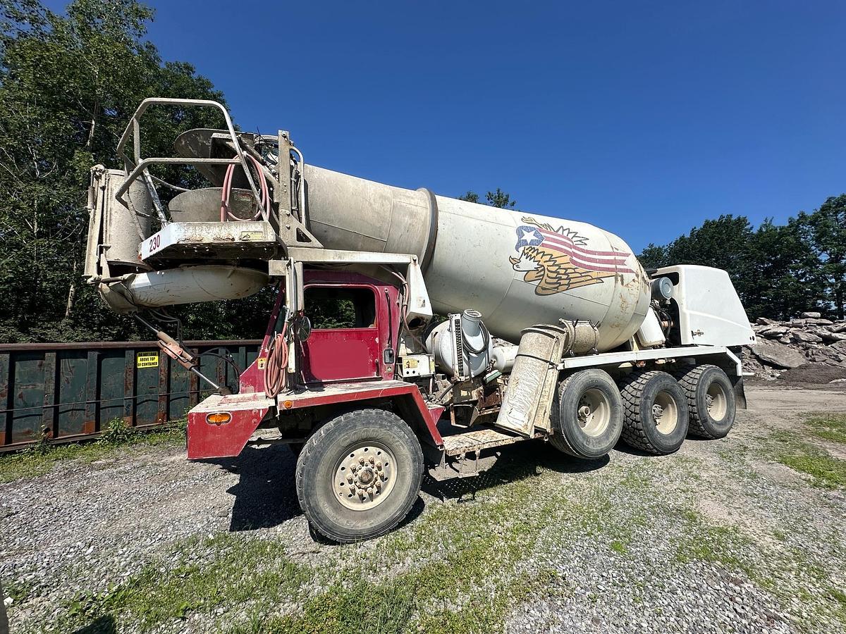 Used 2008 OSHKOSH Front Discharge Mixer