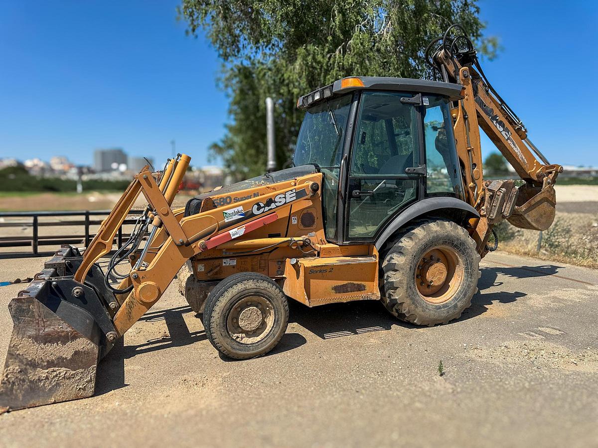 Used 2005 CASE 580 SM II