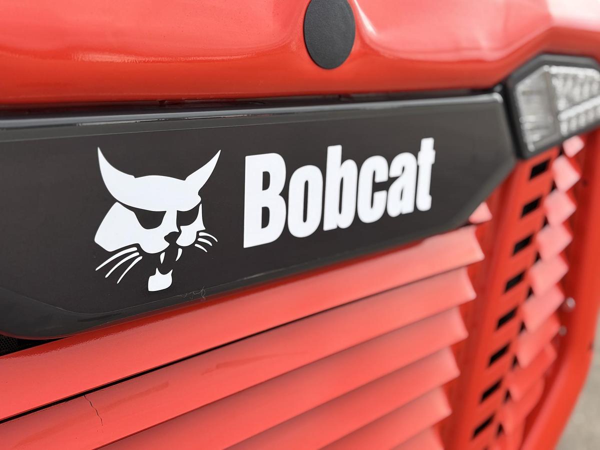 Used 2022 BOBCAT T76