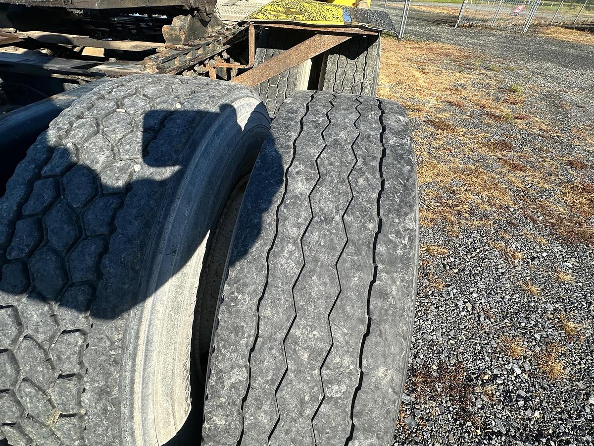 Used 2013 PETERBILT 384