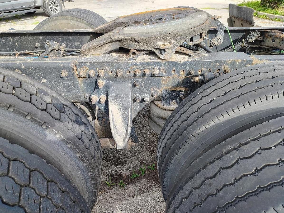 Used 2012 FREIGHTLINER Cascadia