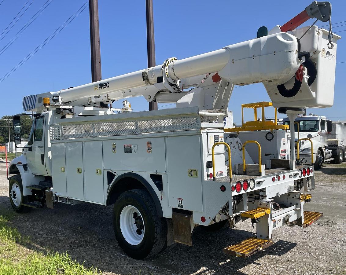 Used 2013 INTERNATIONAL 4300 Utility Bucket