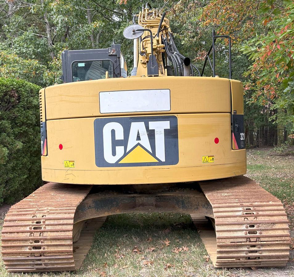 Used 2013 CATERPILLAR 321D LCR