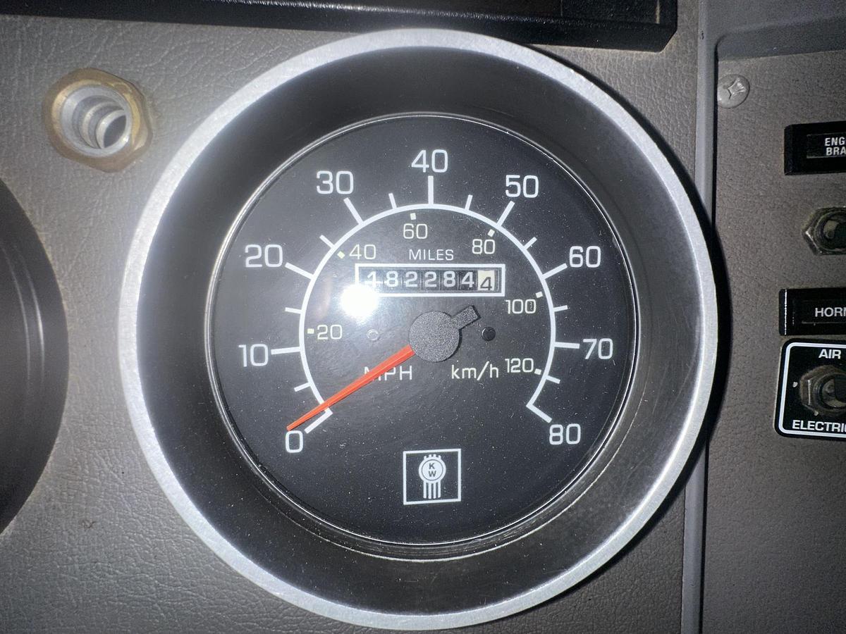 Used 2006 KENWORTH T300