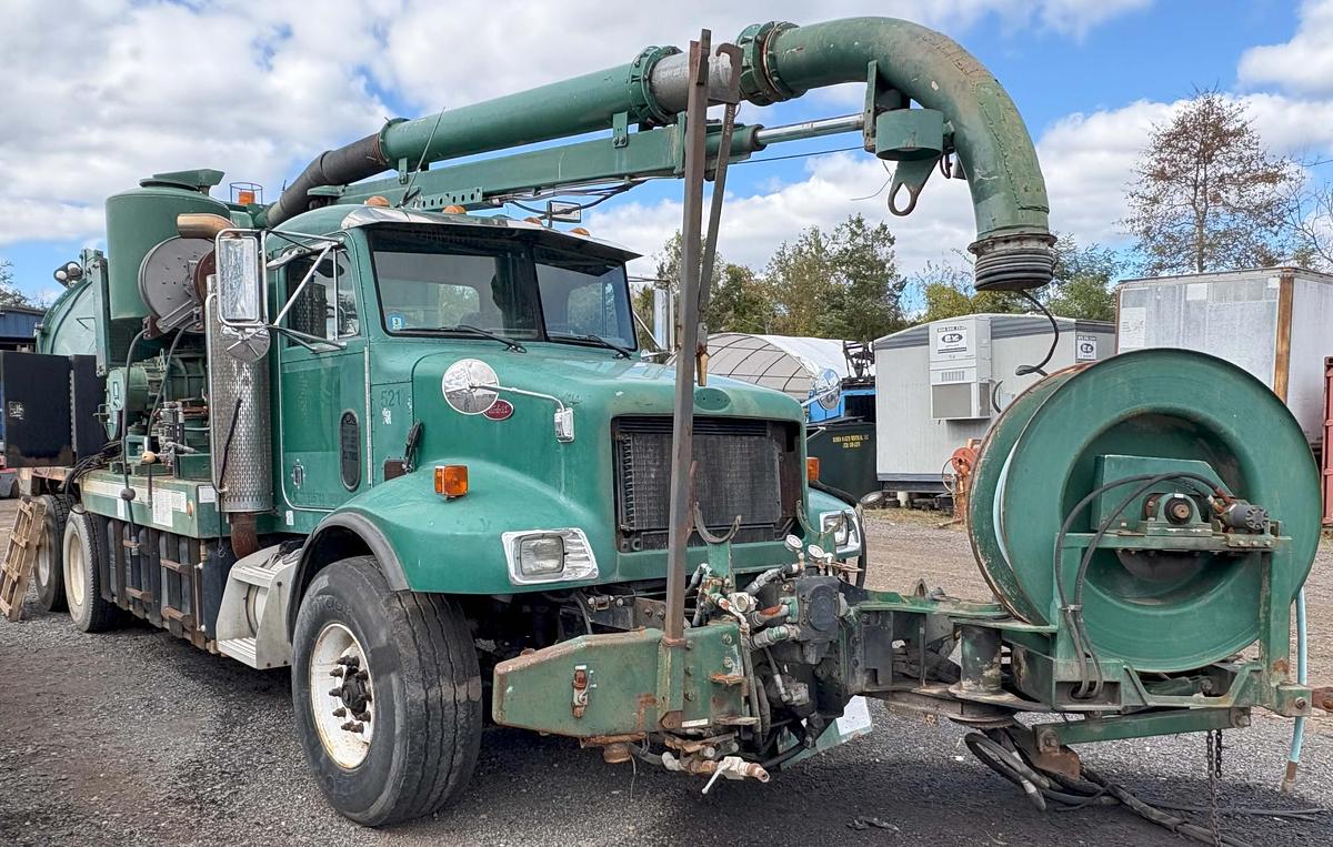 Used 2004 PETERBILT 330