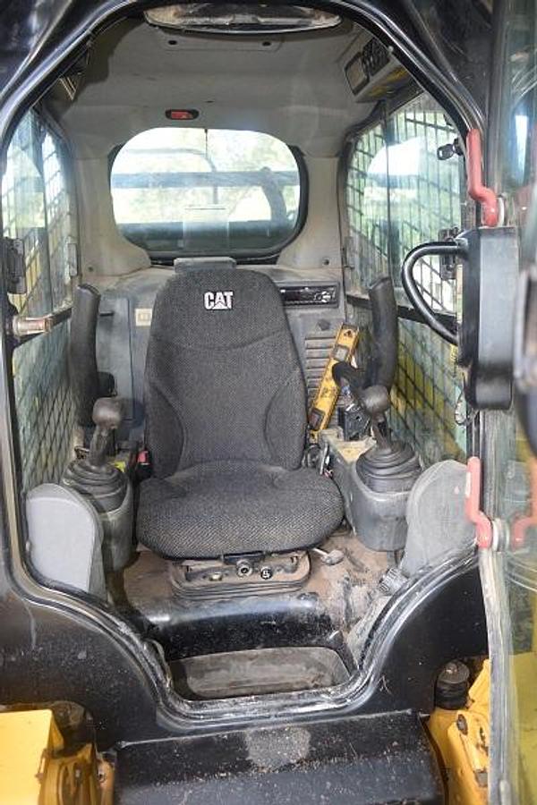 Used 2018 CATERPILLAR 299D2