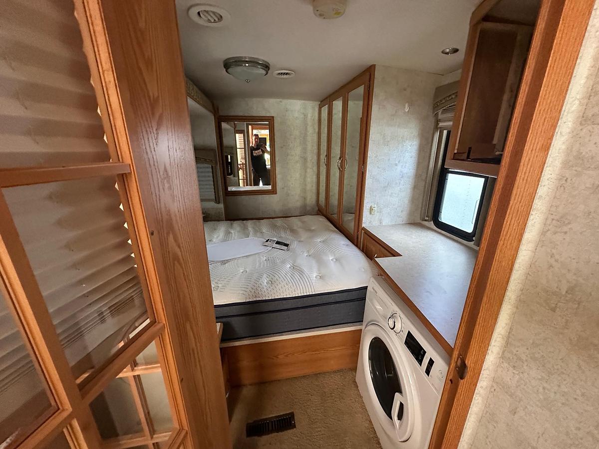 Used 2005 WINNEBAGO Suncruiser