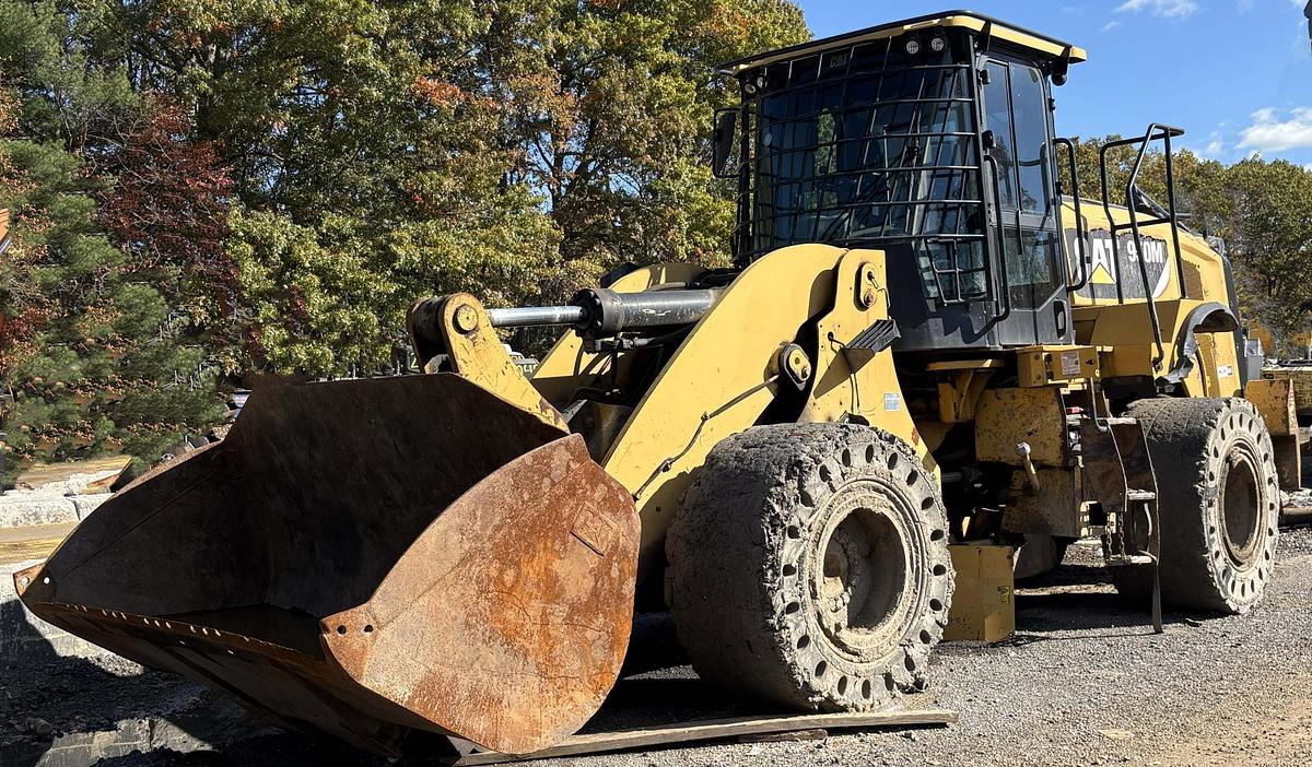 Used 2014 CATERPILLAR 950M