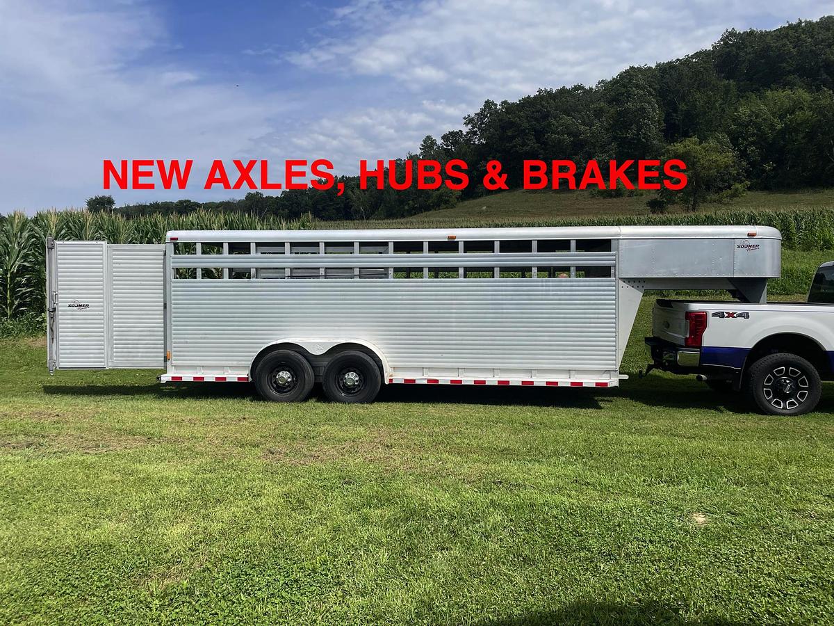 Used 2000 SOONER 27 foot 20x6.95 Ranch GN