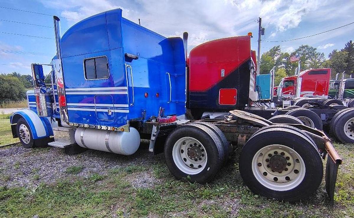 Used 2002 PETERBILT 379
