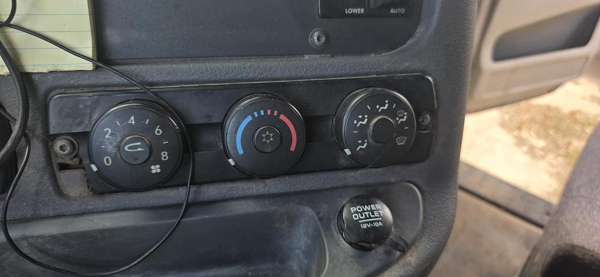 Used 2012 FREIGHTLINER Cascadia