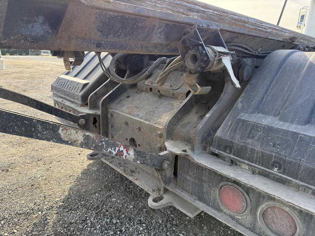 Used 2016 PETERBILT 348