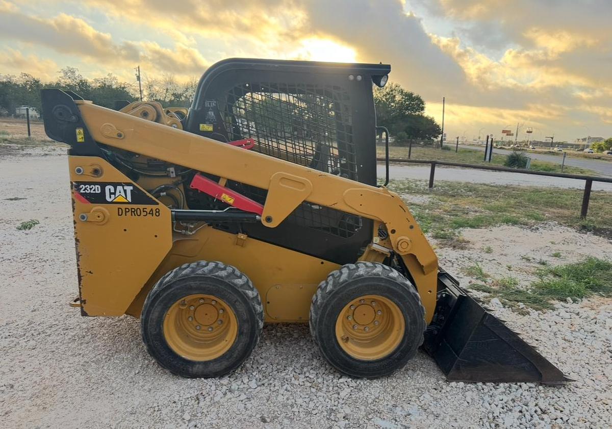Used 2019 CATERPILLAR 232D