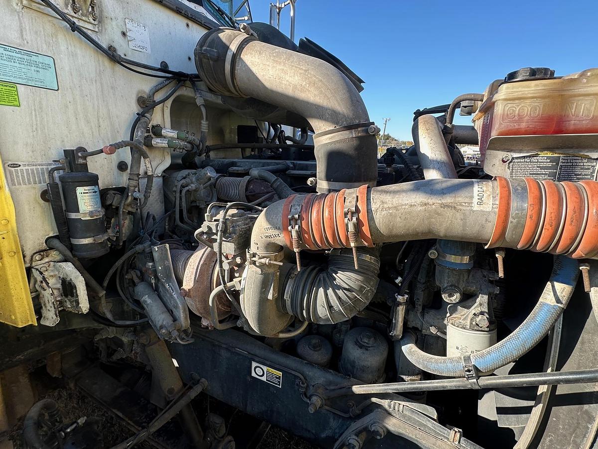 Used 2013 PETERBILT 384