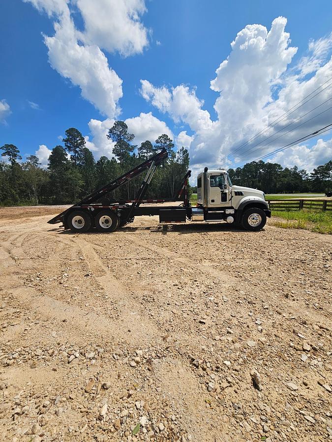 Used 2012 MACK GU713