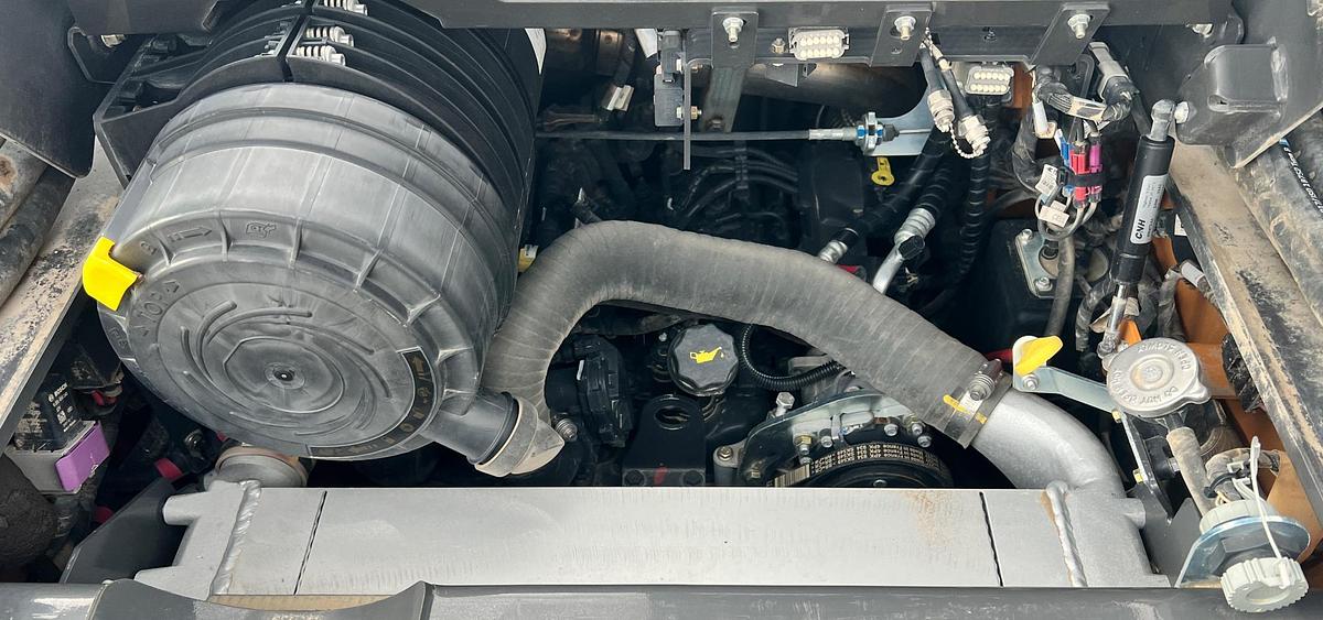 Used 2023 CASE dl550