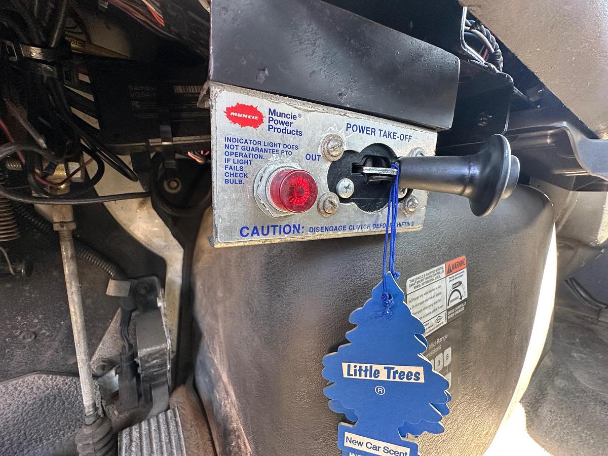 Used 2010 INTERNATIONAL 4300 Service Truck