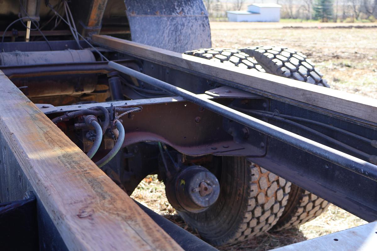 Used 2005 CHEVROLET C8500