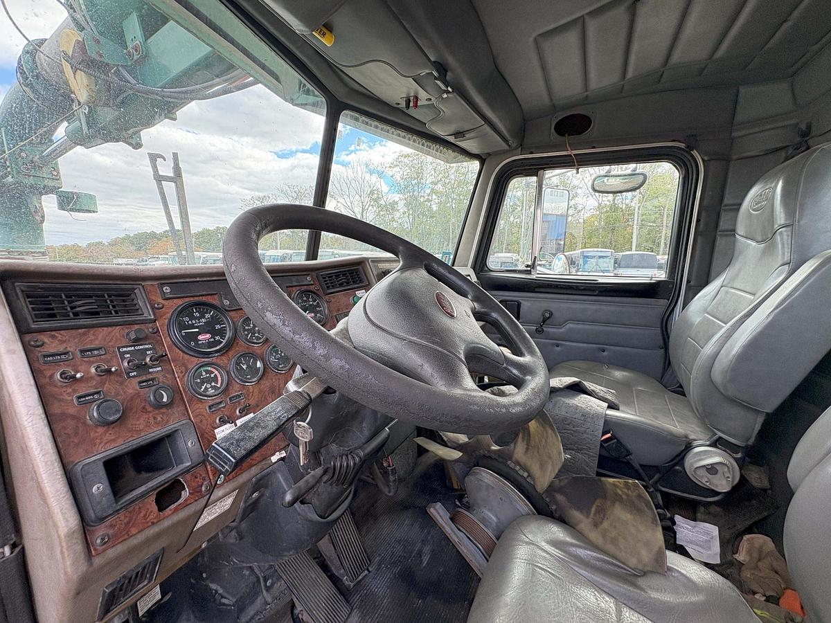 Used 2004 PETERBILT 330