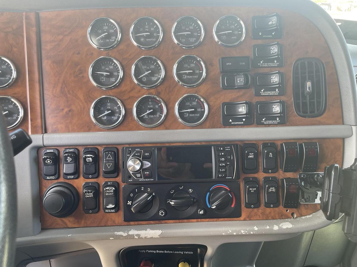 Used 2008 PETERBILT 388